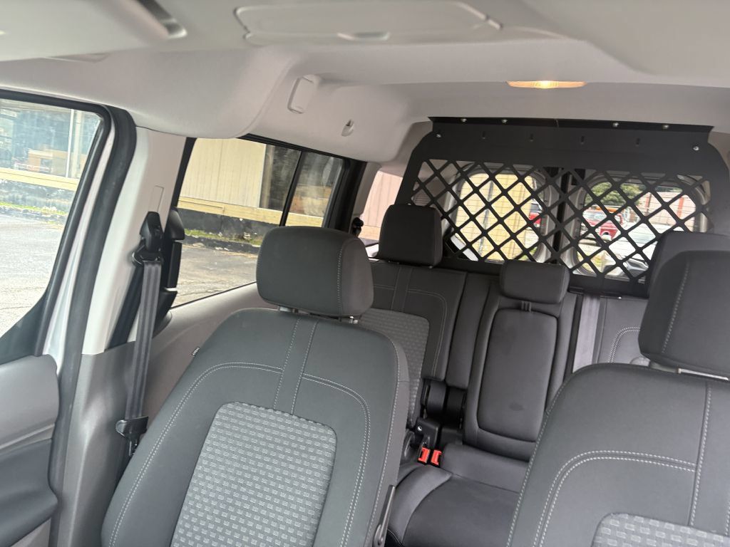 Used 2022 Ford Transit Connect XLT FWD image 17