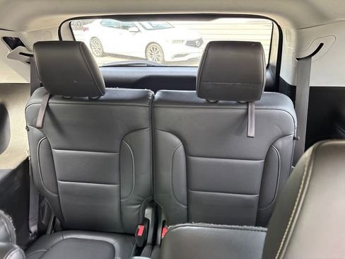 Used 2019 GMC Acadia SLT FWD image 8
