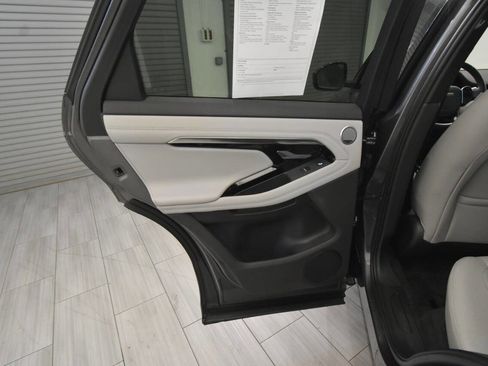 Used 2020 Land Rover Range Rover Evoque SE AWD/4WD image 15