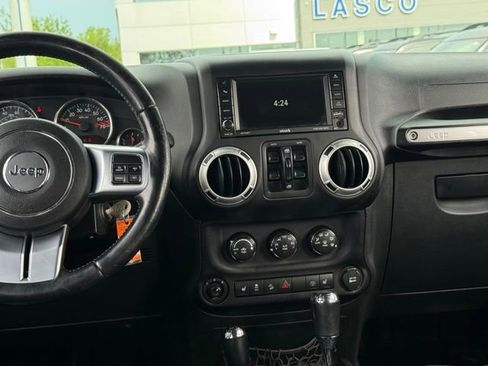 Used 2016 Jeep Wrangler Unlimited Rubicon AWD/4WD image 20