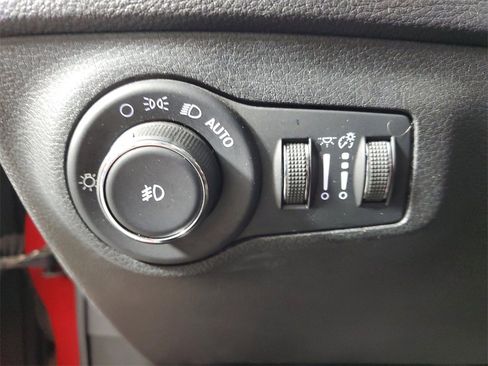 Used 2017 Jeep Compass Limited image 12