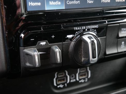 Certified 2023 RAM 1500 Laramie image 30