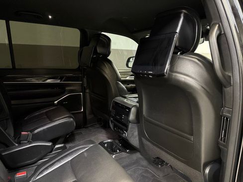 Used 2022 Jeep Wagoneer Series III w/ Rear Seat Video Group 1 image 70