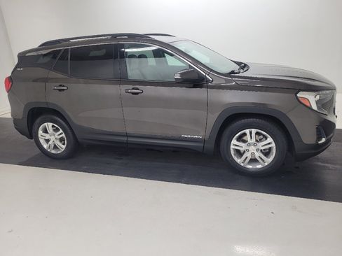 Used 2019 GMC Terrain SLE w/ Driver Convenience Package FWD image 11