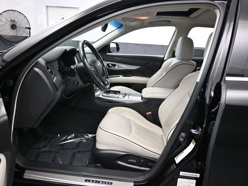 Used 2019 INFINITI Q70 L 3.7 image 12