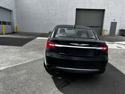 Used 2014 Chrysler 200 Limited w/ Sun/Sound Group image 4