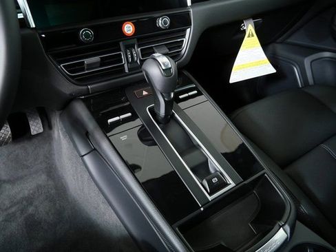 New 2026 Porsche Macan AWD/4WD image 18