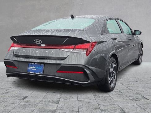 Used 2025 Hyundai Elantra Sport image 10
