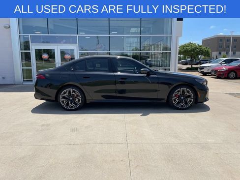 Used 2025 BMW i5 xDrive40 w/ M Sport Package AWD/4WD image 4