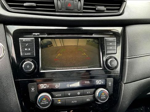 Used 2020 Nissan Rogue SV image 14