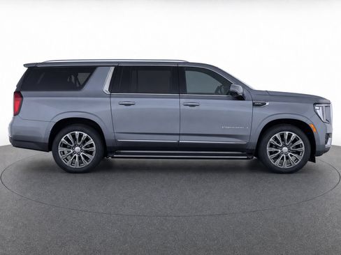 Used 2021 GMC Yukon XL Denali w/ Denali Premium Package RWD image 8