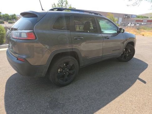 Used 2021 Jeep Cherokee Latitude Plus AWD/4WD image 4
