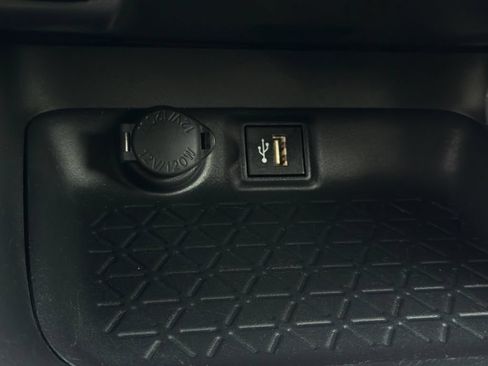 Used 2025 Toyota RAV4 LE AWD/4WD image 26