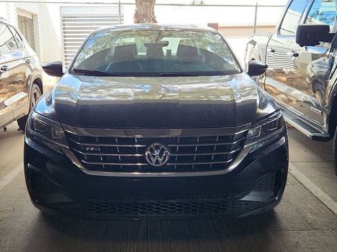 Used 2020 Volkswagen Passat 2.0T R-Line FWD image 2