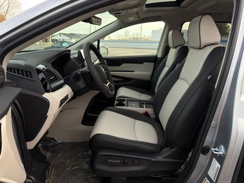 Used 2026 Honda Odyssey Elite image 18