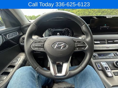 Used 2022 Hyundai Palisade Limited w/ Winter Package FWD image 26