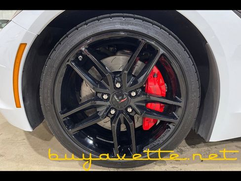 Used 2017 Chevrolet Corvette Stingray Convertible RWD image 12