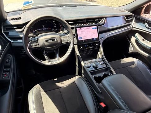 Used 2023 Jeep Grand Cherokee Trailhawk w/ Luxury Tech Group III AWD/4WD image 11
