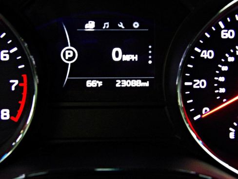 Used 2018 Kia Sedona EX image 14