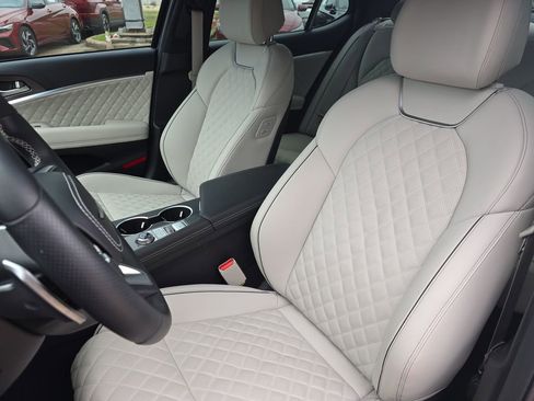 Used 2025 Genesis G70 3.3T Advanced w/ Sport Prestige Package image 15