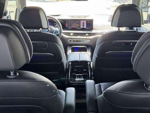 Used 2024 BMW X7 M60i w/ M Sport Professional Package AWD/4WD image 13