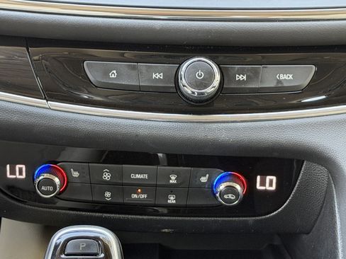 Used 2020 Buick Enclave Essence w/ Sound and Sites Package image 25