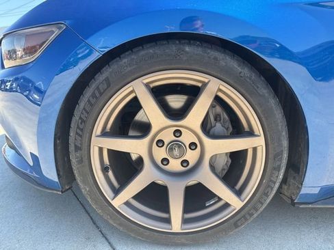 Used 2017 Ford Mustang GT Premium w/ Black Accent Package RWD image 7