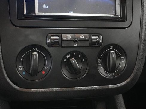 Used 2009 Volkswagen Jetta Wolfsburg Edition FWD image 18