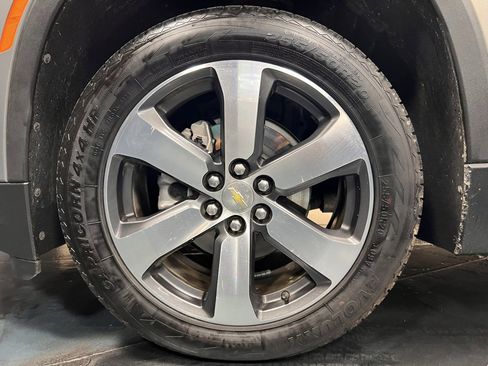 Used 2023 Chevrolet Traverse RS image 16