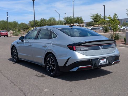 Used 2024 Hyundai Sonata SEL FWD image 3