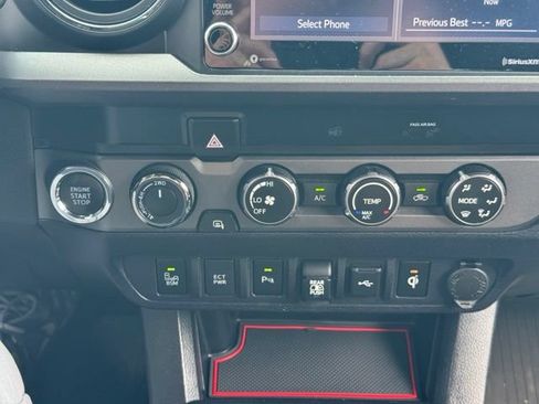 Used 2020 Toyota Tacoma TRD Sport w/ Technology Package AWD/4WD image 22