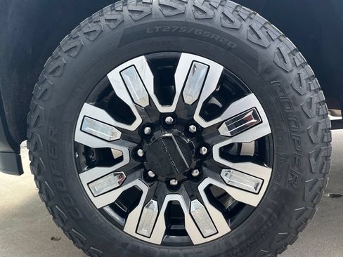 Used 2024 GMC Sierra 3500 Denali w/ Technology Package AWD/4WD image 27