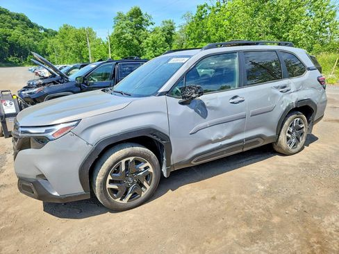 Used 2025 Subaru Forester Limited w/ Popular Package #2 AWD/4WD image 2