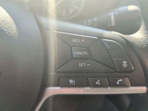 Used 2025 Nissan Sentra SV FWD image 25
