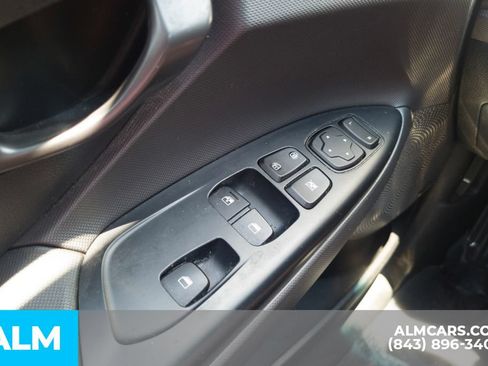Used 2019 Hyundai Veloster 2.0 Premium FWD image 32