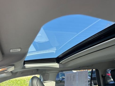 Used 2024 Toyota Highlander XLE image 34