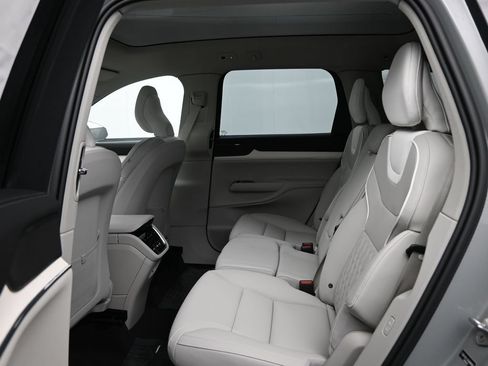 Used 2025 Volvo EX90 Ultra AWD/4WD image 25