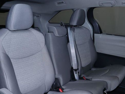 Used 2024 Toyota Sienna LE AWD/4WD image 25