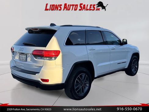 Used 2019 Jeep Grand Cherokee Laredo w/ Laredo X Package RWD image 5