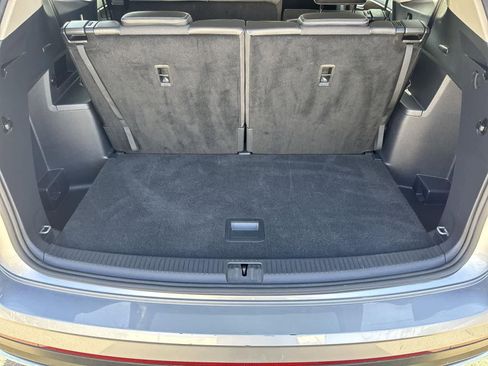 Used 2025 Volkswagen Atlas SE image 35