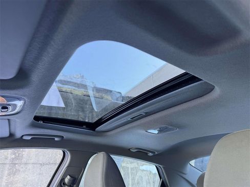 Used 2025 Hyundai Elantra SEL image 19