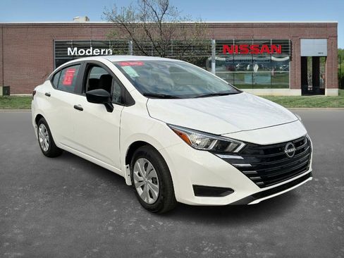 Certified 2024 Nissan Versa S image 5