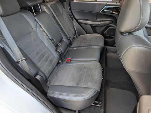 Used 2023 Mitsubishi Outlander SE FWD image 24