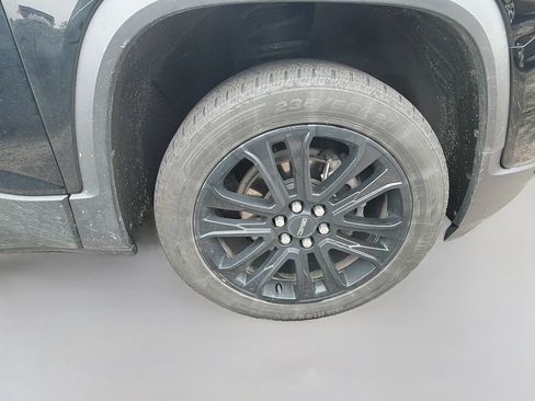 Used 2022 GMC Acadia SLE w/ Driver Convenience Package FWD image 10