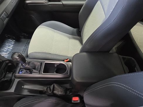 Used 2021 Toyota Tacoma TRD Off-Road w/ Technology Package image 20