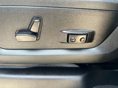 Certified 2025 RAM 2500 Big Horn AWD/4WD image 16