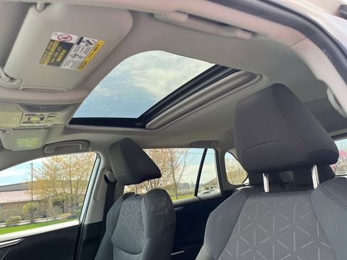 Used 2019 Toyota RAV4 XLE w/ Convenience Package AWD/4WD image 23
