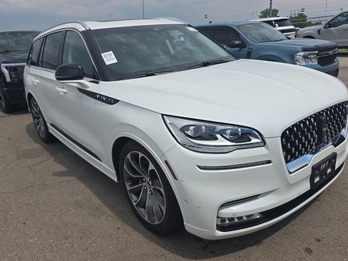 Used 2023 Lincoln Aviator Grand Touring w/ Equipment Group 301A AWD/4WD image 10