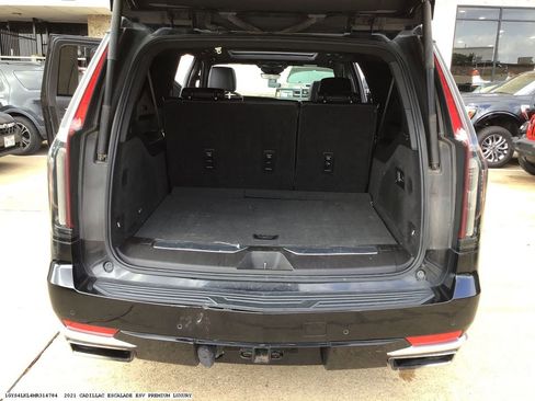 Used 2021 Cadillac Escalade ESV Premium Luxury w/ Driver Assist Tech Package AWD/4WD image 15