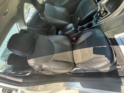 Used 2013 Hyundai Elantra SE image 31